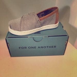 Tiny Toms - Size 6